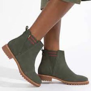 Tom’s green Cleo leather Chelsea ankle boot